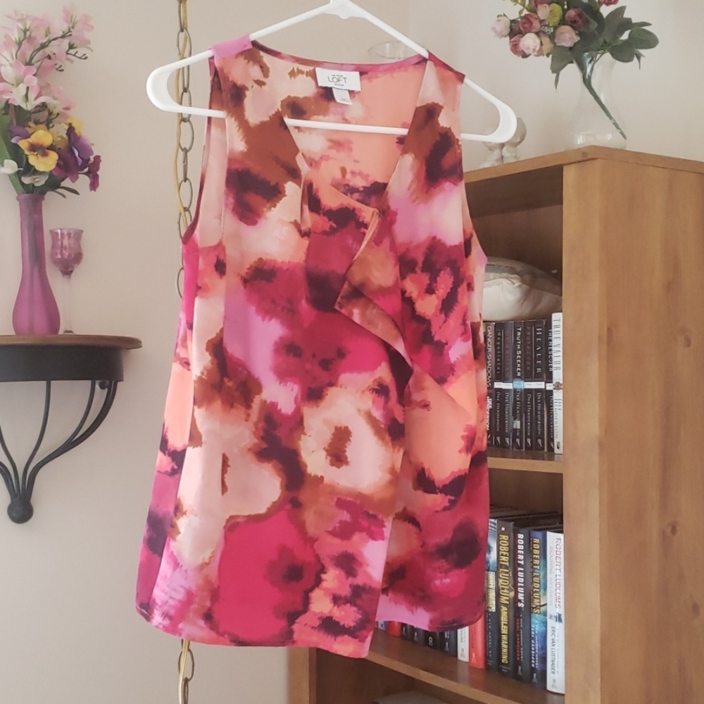 Sleeveless blouse
